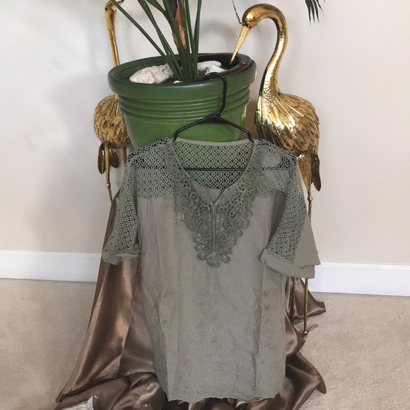 Women shirt - Picture 3 of 6